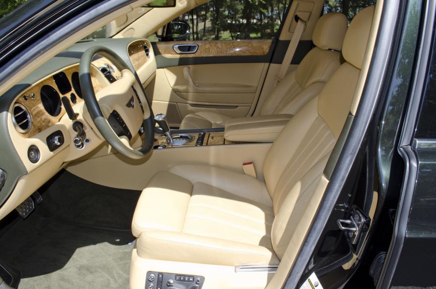  Bentley Continental Flying Spur 2006 года  (фото 3 из 10)